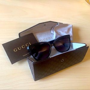 Gucci ~ black oversized sunglasses